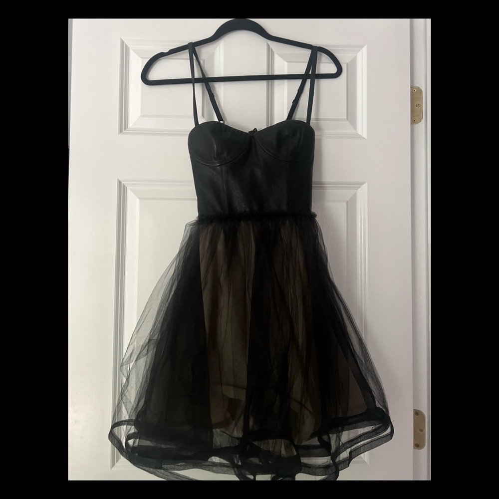 Vintage ALICE+OLIVIA vogue dress